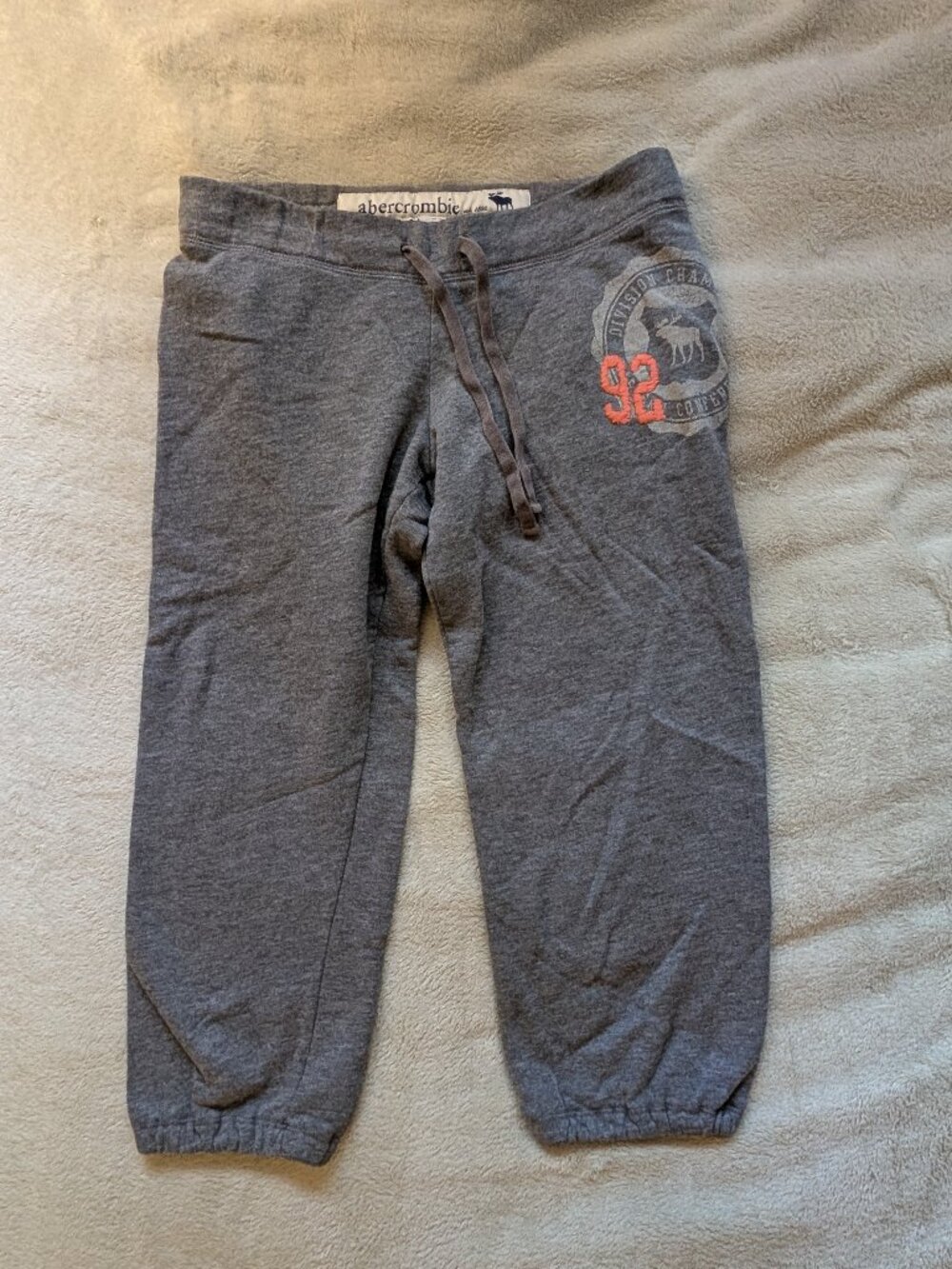 ABERCROMBIE KIDS SWEATPANTS Juniors 92 M Medium Cropped Knee Length Gray Sweats